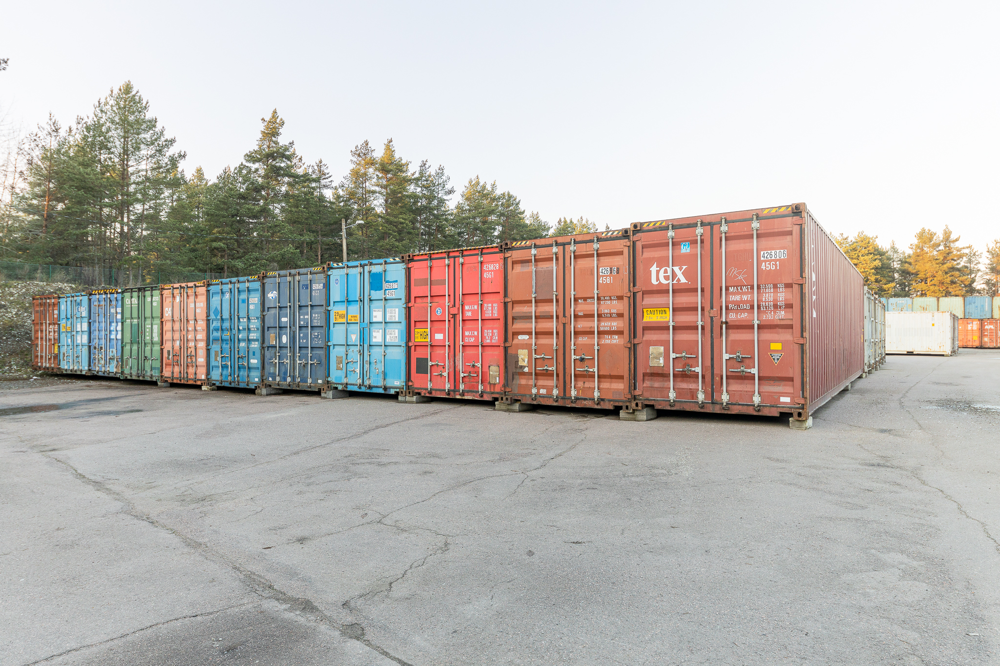 Miks eelistada miniladu garaažile või panipaigale?